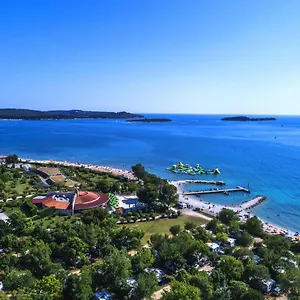 4* Kompleks wypoczynkowy Glamping And Mobile Homes Lavanda - Centre Bi Village